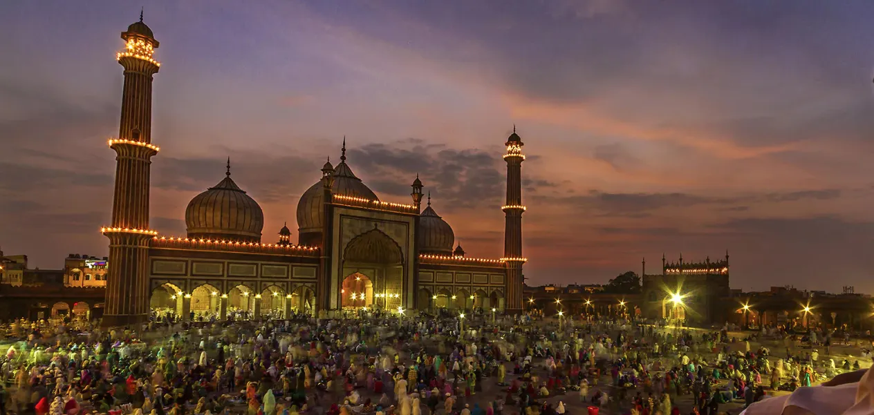 رمضان.. شهر الطاعة والتقرب إلى الله