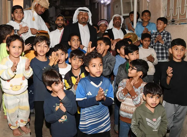 المسحراتي في الأحساء والقطيف.. تراث شعبي يتجدد مع بزوغ هلال شهر رمضان